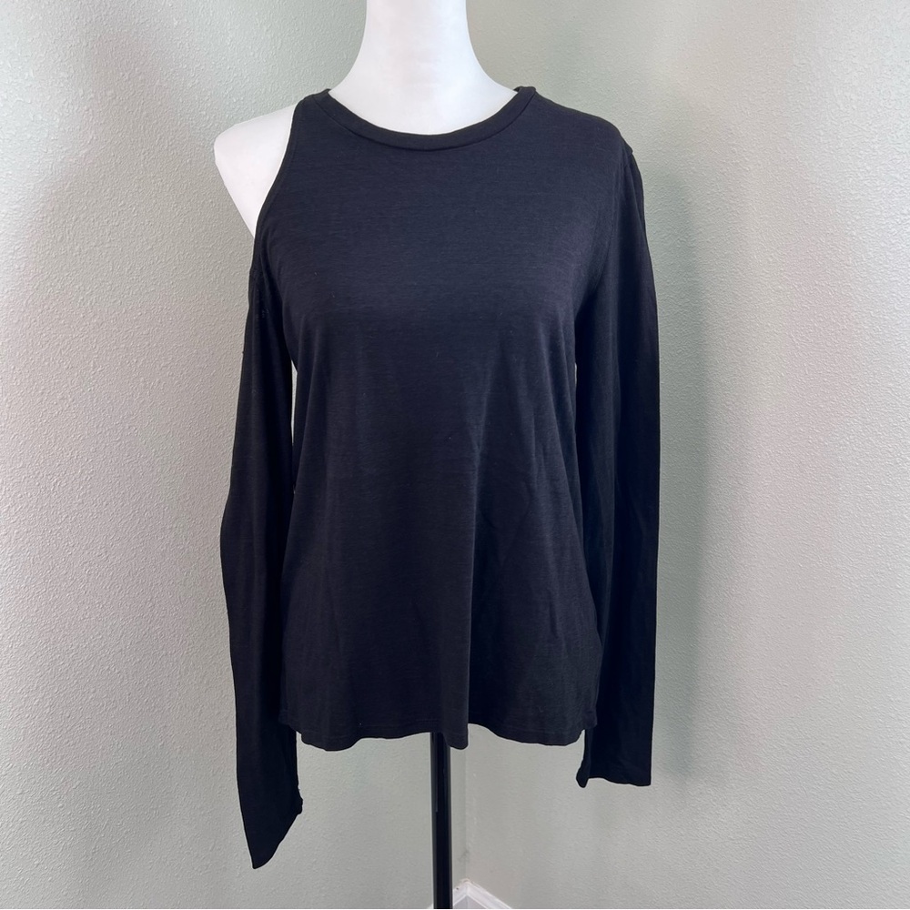 NWT Pam & Gela Size M Black Long Sleeve Luke Warm Shoulder Shirt